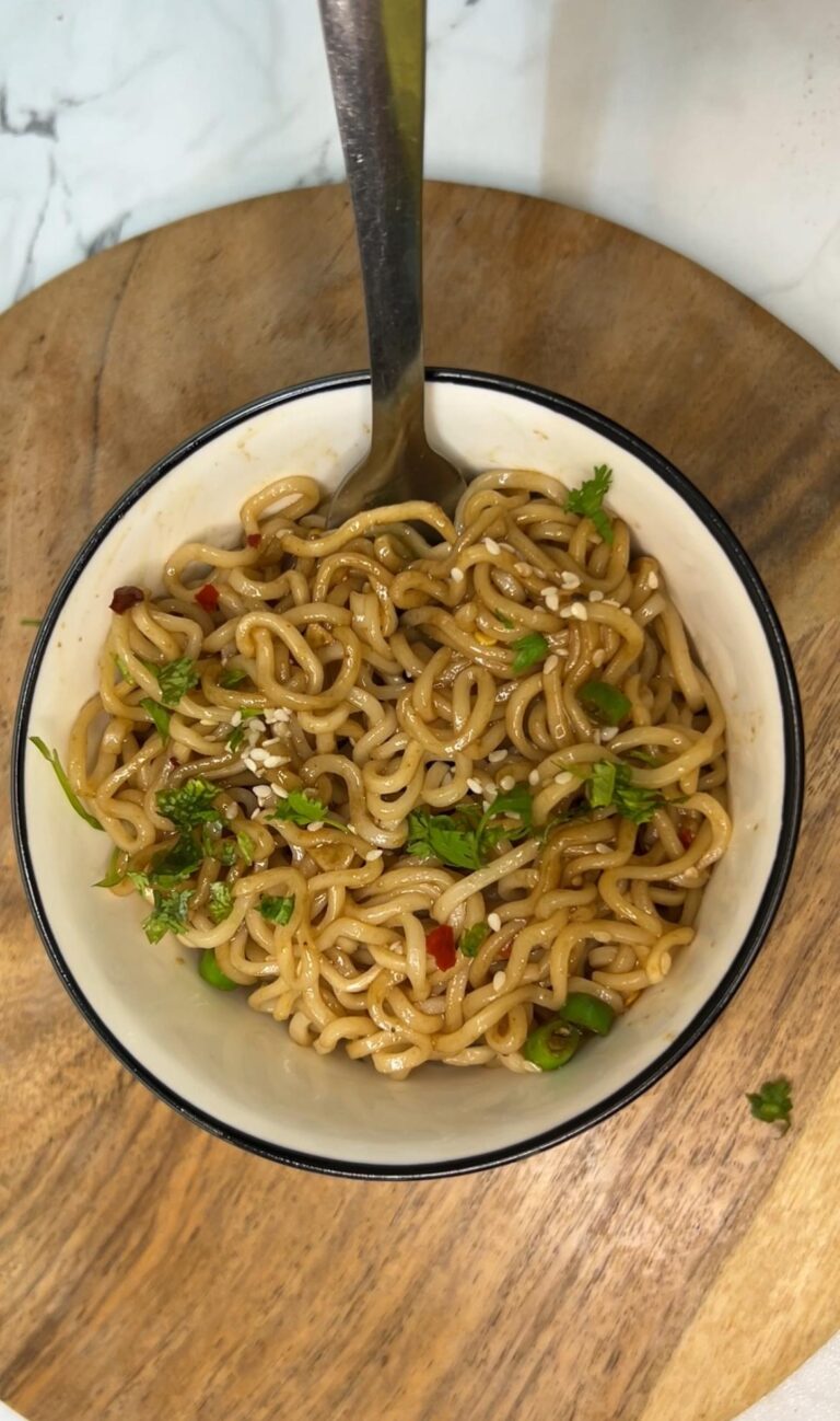 5-Minute Chili Oil Noodles Recipe for an Instant Flavor Bomb!