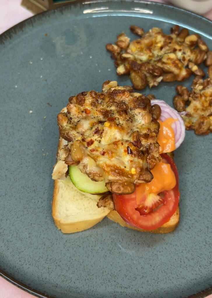 Easy vegetarian kidney bean patties ready to serve