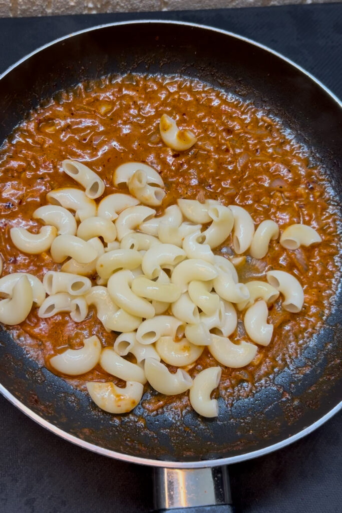Quick and easy red sauce pasta recipe for dinner