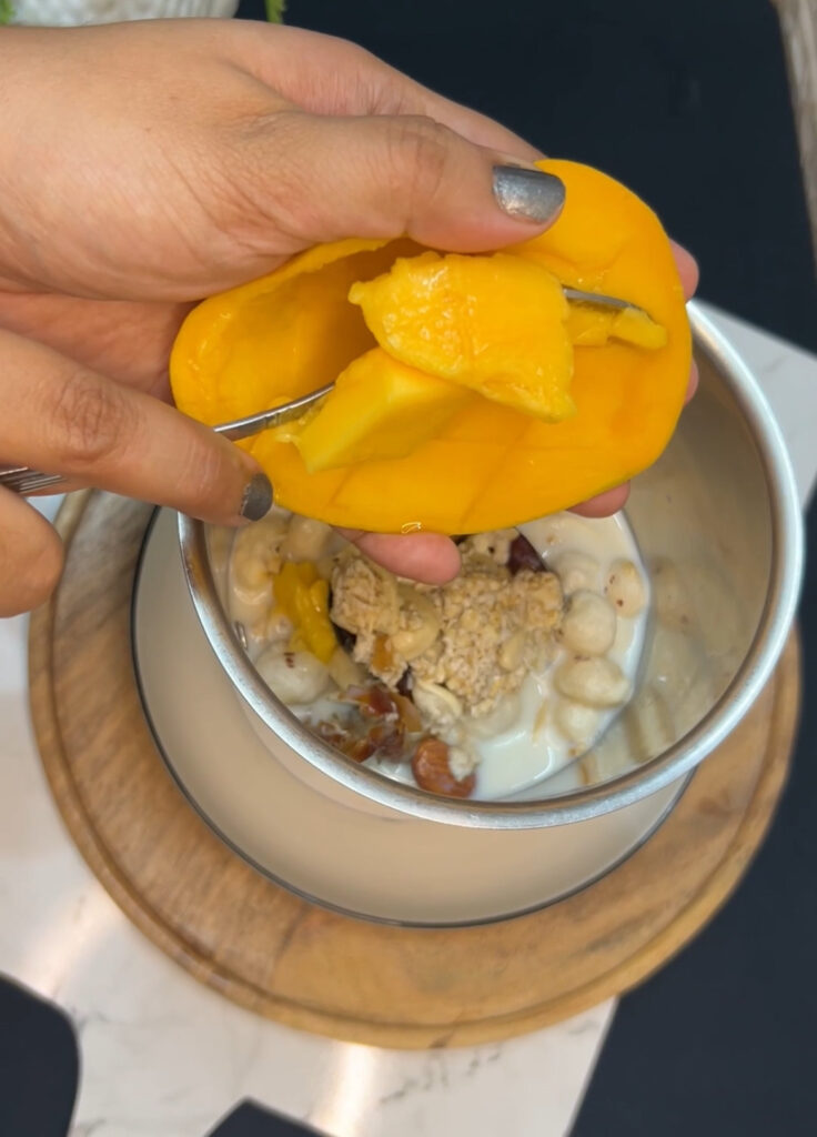 Easy homemade mango ice cream recipe with ripe mangoes