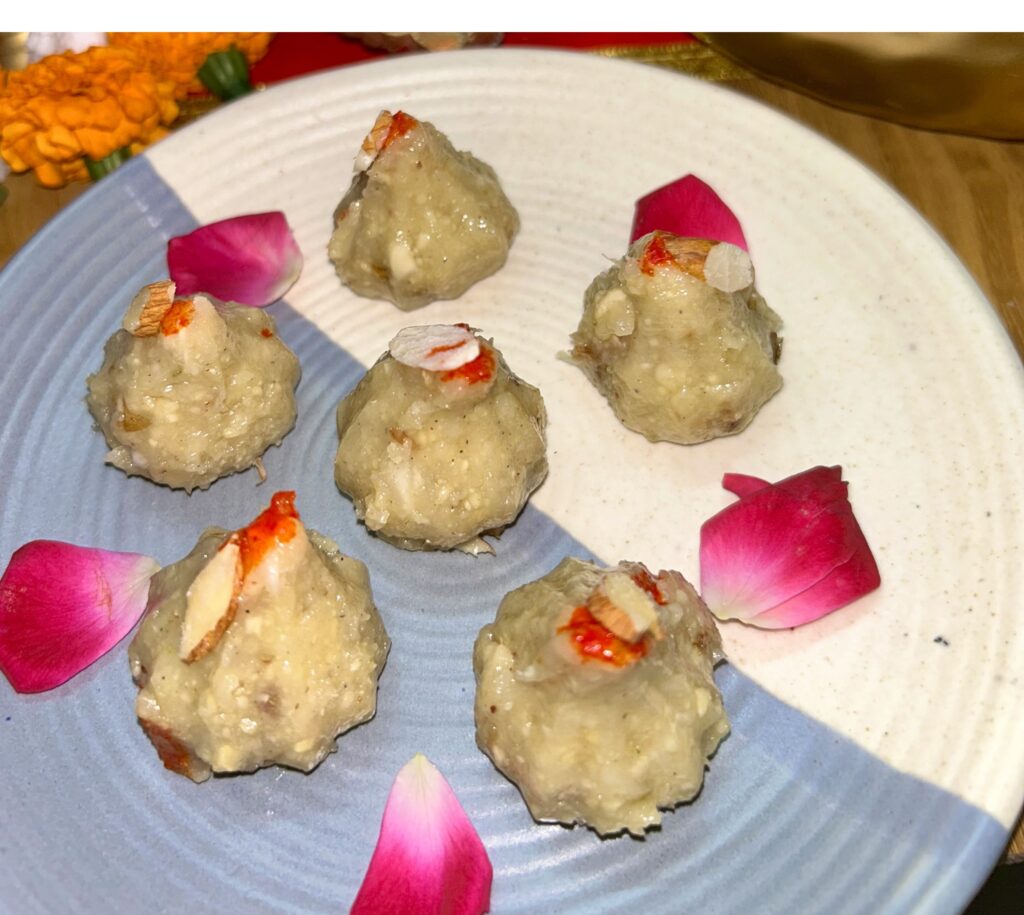 Traditional Ukadiche Modak served on a banana leaf for Ganesh Chaturthi