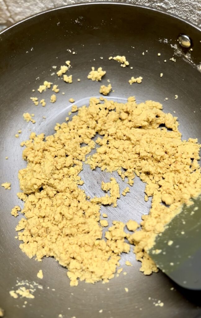 Step-by-step process of making soft and delicious besan ladoo